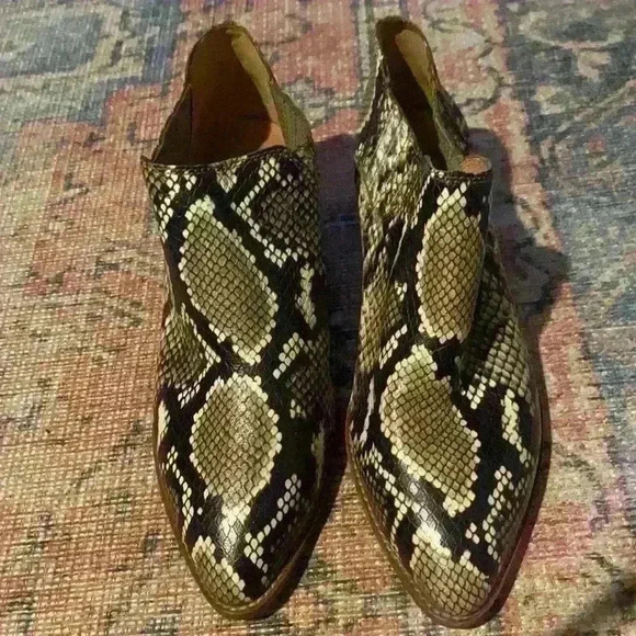 Madewell‎ booties - Picture 2 of 5